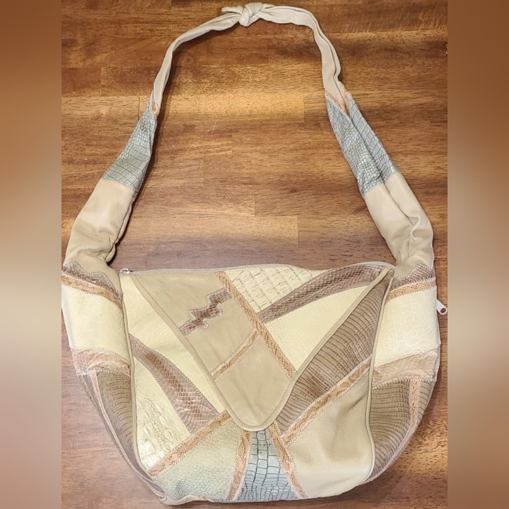 Vintage Lee sands genuine leatherwork purse